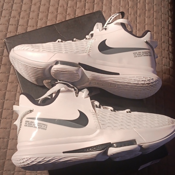 LEBRON WITNESS 5 EP ‘WHITE BLACK’ - Picture 9 of 11